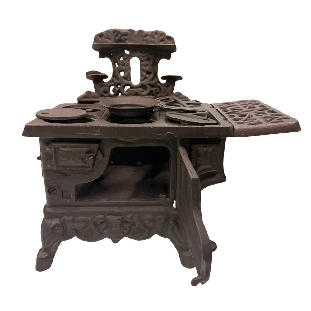 Vintage Cast Iron Toy Stove Salesman Sample Mini Cook Stove w Accessories